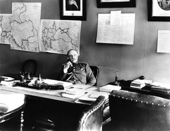 фото3. П.Г. Курлов в своём рабочем кабинете